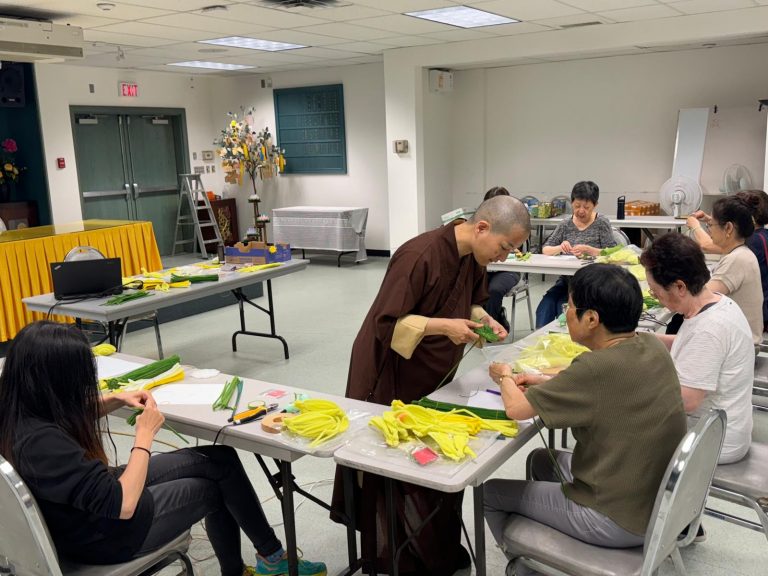 "Pure Lotus Lamp" workshop